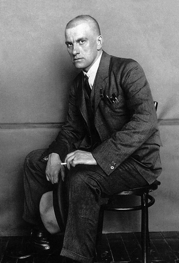 Vladimir_Mayakovsky_1.jpg