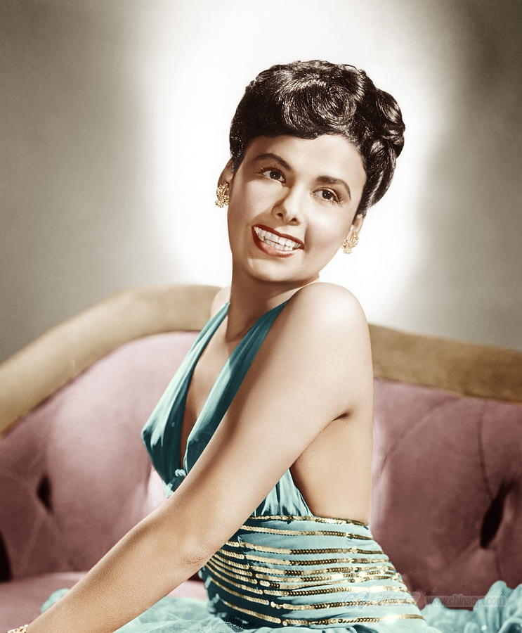 lena-horne-mgm-portrait-ca-1940s-everett.jpg